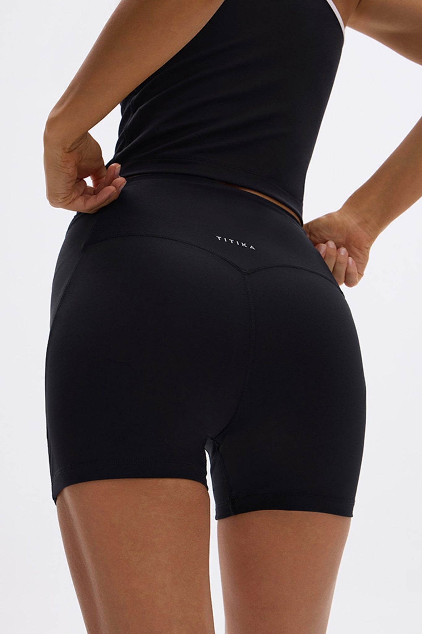 TITIKA Compress Short