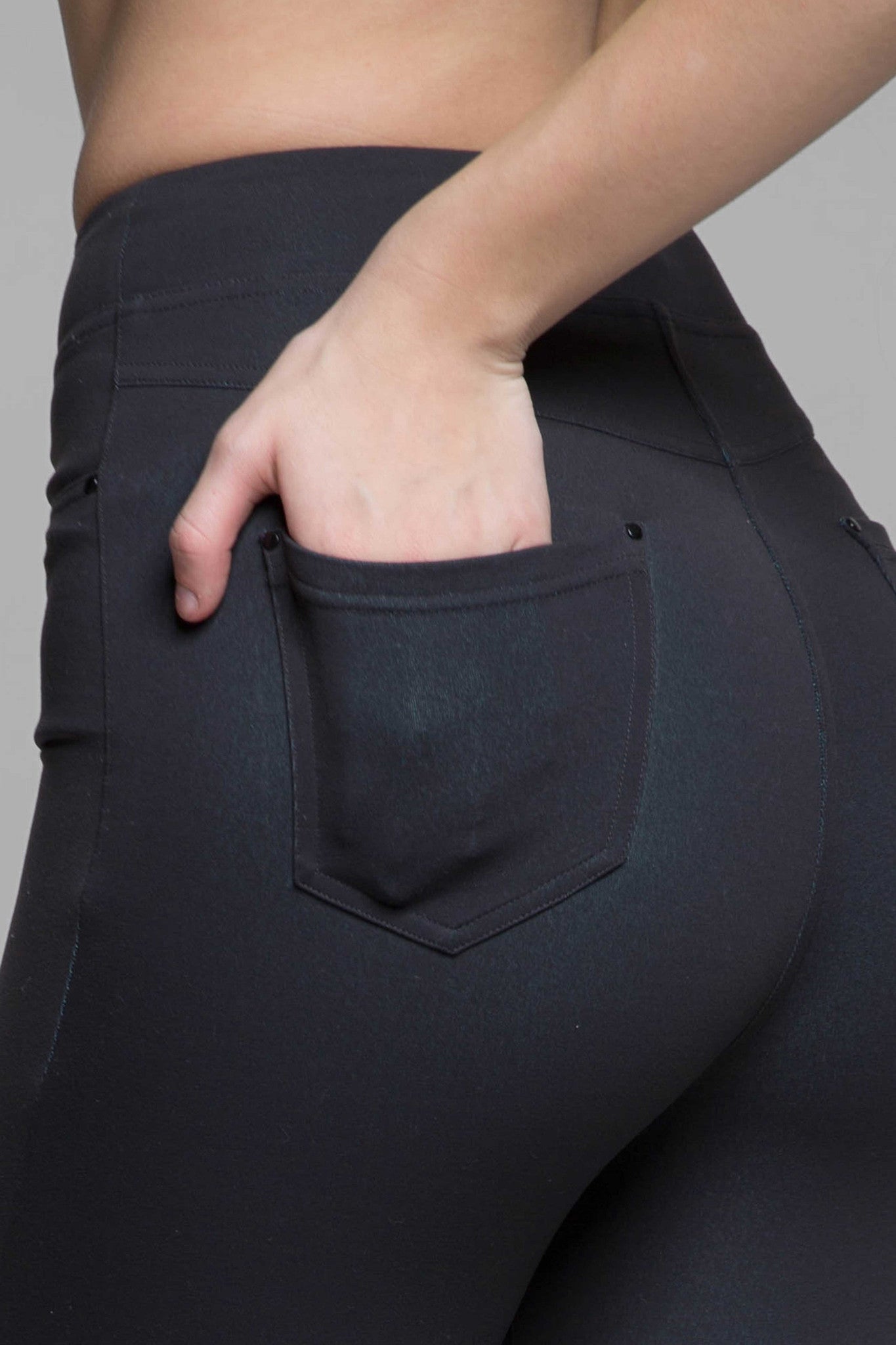 Aberle Casual Legging - Titika Active Couture™ (Hong Kong)